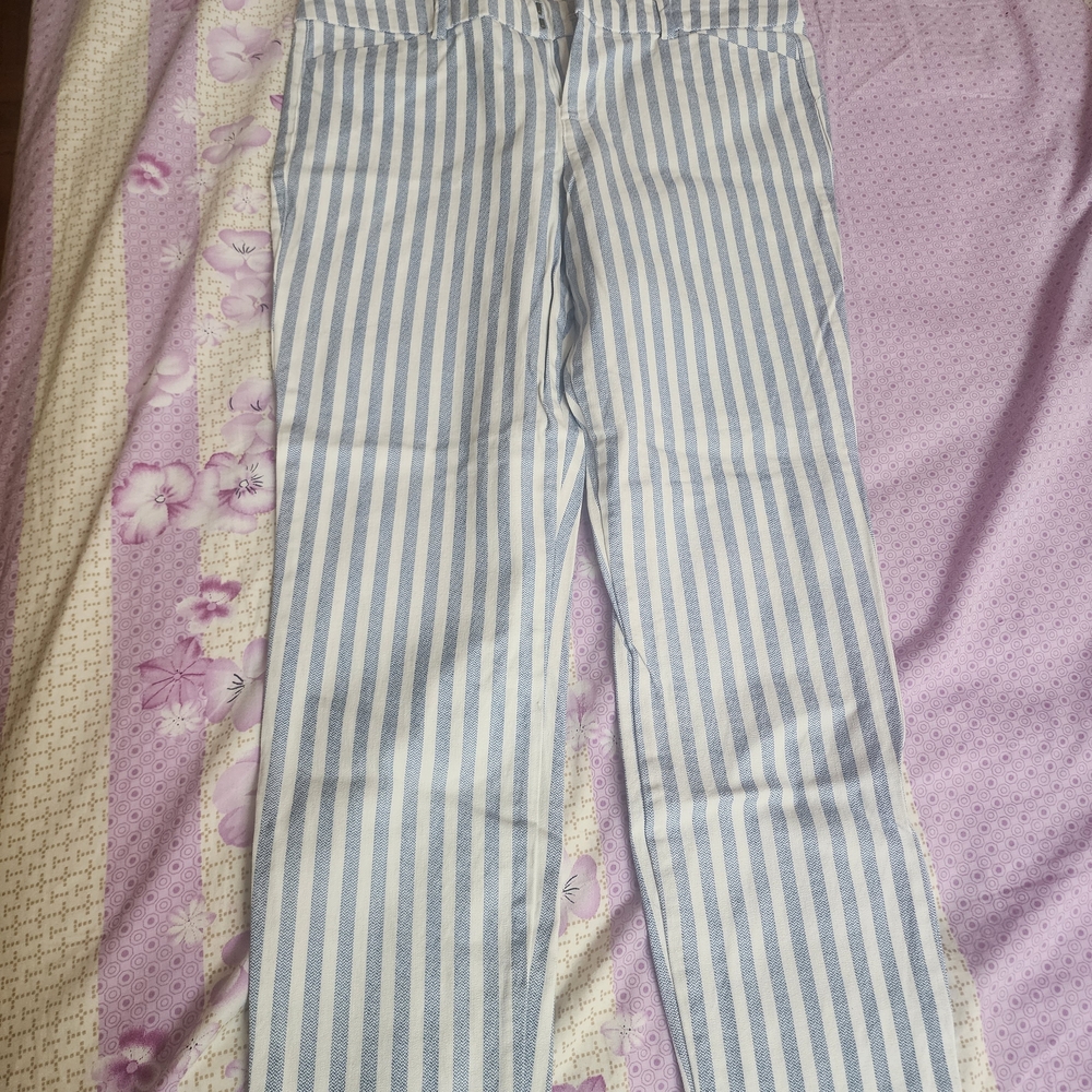 Old Navy Blue and White Striped Ankle Pants